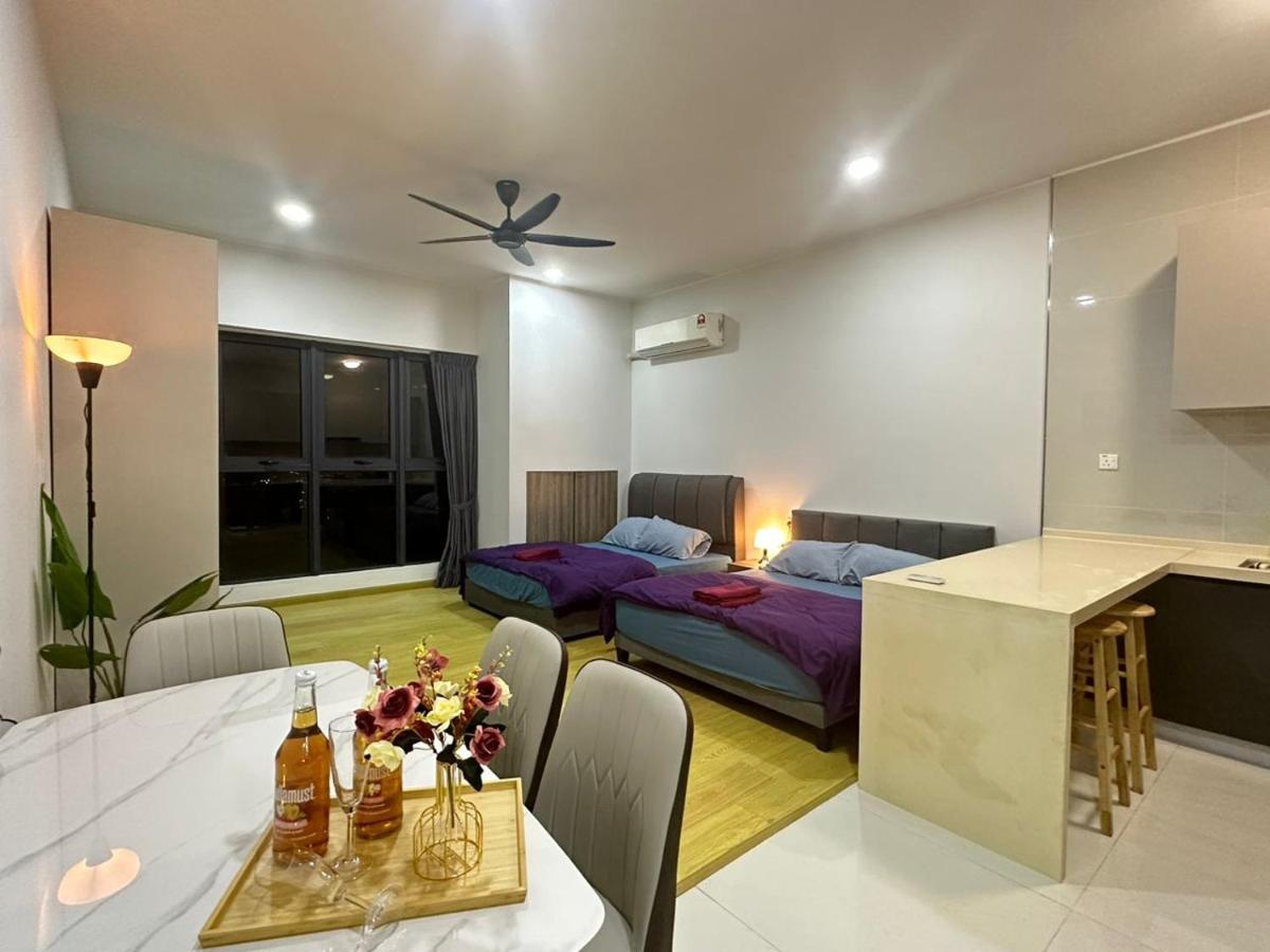 Danga Bay 4pax Highest Floor View